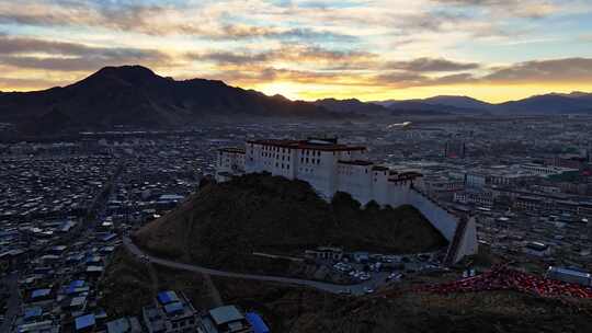 西藏日喀则宗山遗址古堡蓝调日出高空航拍