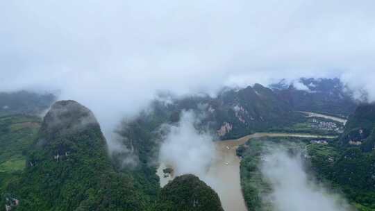 广西桂林烟雨漓江水墨画