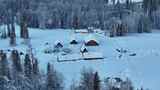 新疆冬季旅游 禾木冬天 村庄 禾木雪景高清在线视频素材下载