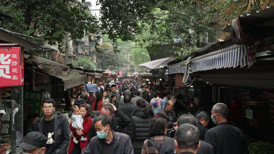 成都曹家巷露天菜市场人群热闹市民消费购物