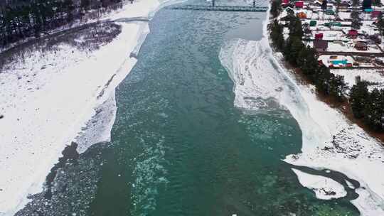 河流，雪，水流，房屋