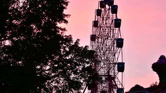 夜景游乐场摩天轮