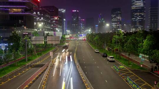 深圳一条道路上的快速交通