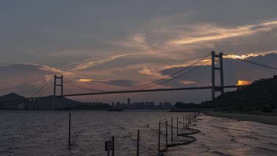 夕阳下的虎门大桥全景