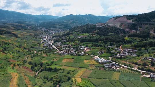 山区农村视频深藏云南山区农村民居乡镇