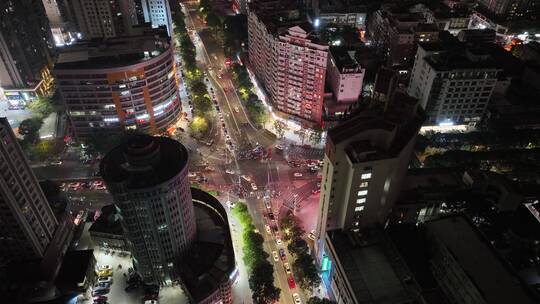 夜晚十字路口车流晚上城市路口交通航拍车辆