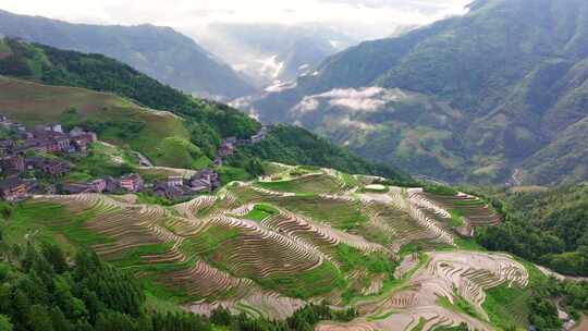 航拍广西桂林龙脊梯田高山云海壮丽风景