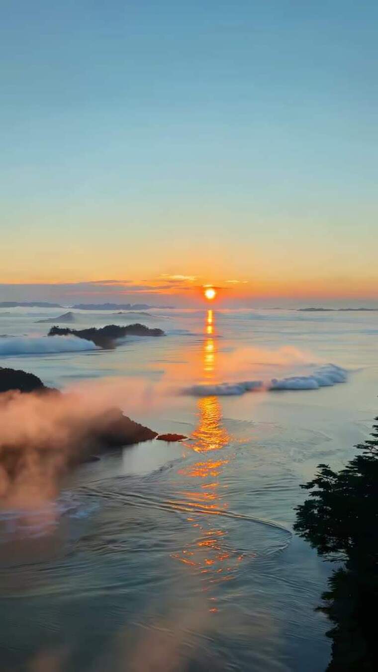 海上日出云海自然风光