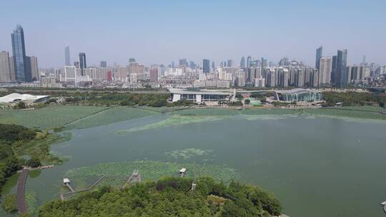 航拍湖北武汉城市风光月湖公园