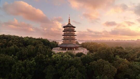 航拍杭州夕阳西湖风景区雷峰塔