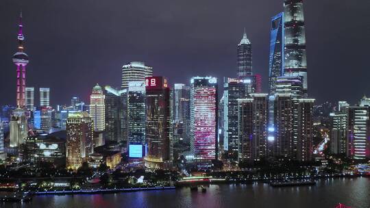 上海陆家嘴繁荣金融区建筑群夜景
