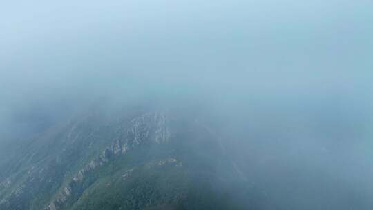 云雾山峰航拍山脉自然大山风景