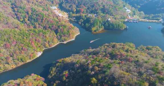 武汉木兰天池风景区深秋风光