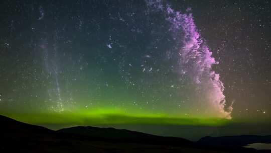 4k星空银河璀璨繁星极光