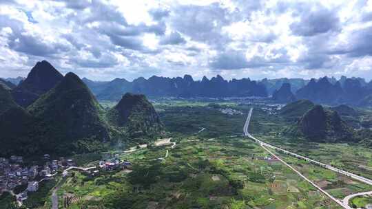 桂林阳朔群山