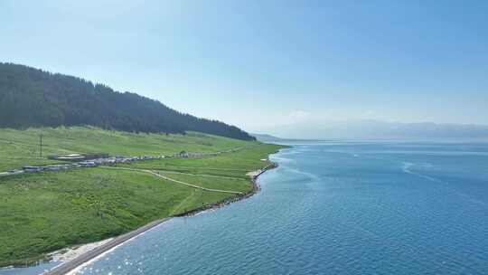 赛里木湖 新疆 伊犁夏天 草原湖泊