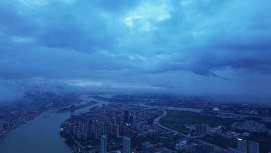 雨季强对流天气的广州航拍