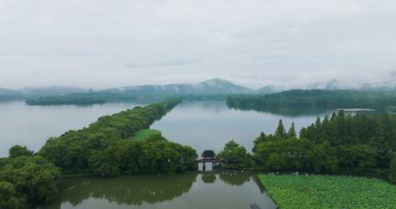 杭州西湖烟雨苏堤三潭印月雷峰塔