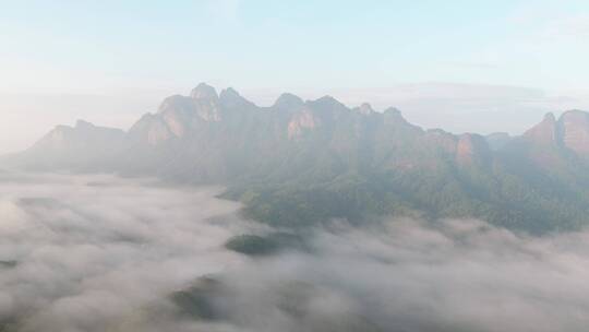 广西容县都峤山风景区自然风光丹霞地貌