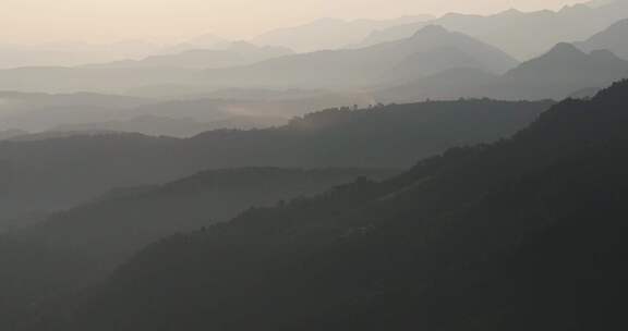 航拍群山高山平原山丘晨曦云雾晨雾航拍