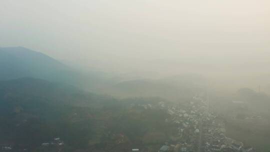 江南徽派农村晨曦晨雾航拍