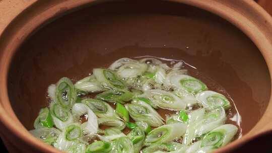 特色中餐干烧豆腐煲烹饪过程