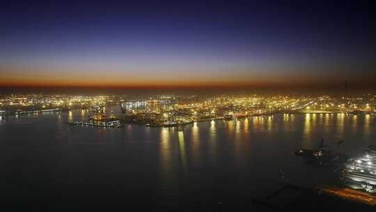 航拍夜景天津港码头集装箱物流运输