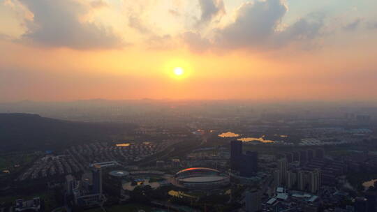 夕阳  城市 晚霞 地铁 美景 天空 傍晚