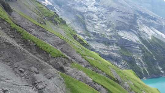 航拍高山湖泊