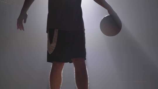 篮球馆运动员打篮球训练篮球场青年运动视频素材模板下载