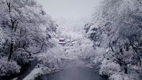 长沙雪景-岳麓山爱晚亭航拍2