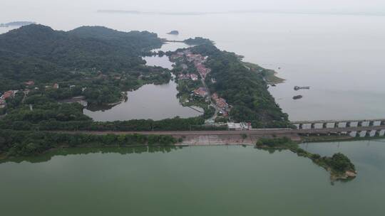 航拍湖南岳阳云梦路南湖公园