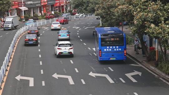 4k实拍城市交通公交车