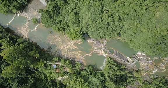 山间瀑布溪流景观山沟沟壑清新自然风光