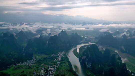 桂林阳朔精华段漓江风景区