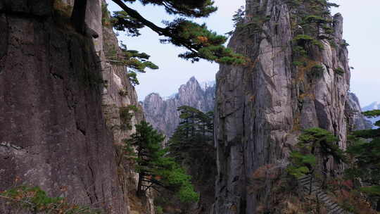 航拍黄山震撼穿梭山间