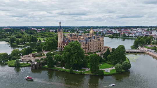德国施韦林城堡的鸟瞰图
