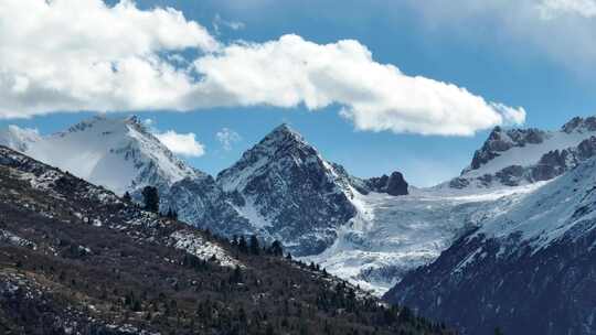 四川甘孜德格县雪山航拍雀儿山脉航拍