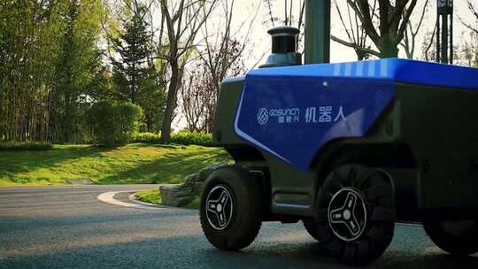 合肥园博园内无人驾驶智能机器人自主巡航