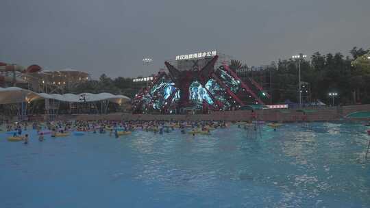 夏天武汉欢乐谷水上乐园游泳池音乐节演出