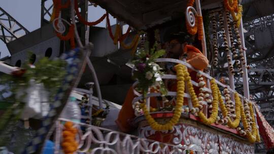 印度加尔各答豪拉桥通道游行视频素材模板下载