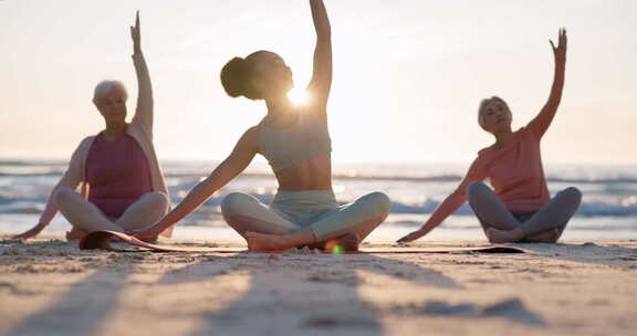 海滩瑜伽课，日落和教练教练正念姿势，伸展