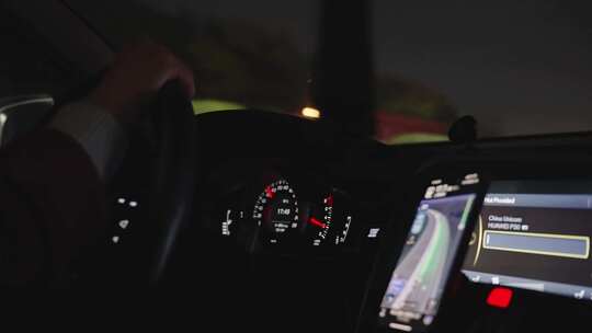 夜间开车视频 手机导航
