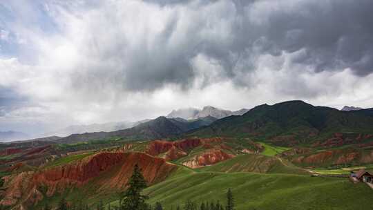 中国青海海北祁连县卓尔山风景区夏日流云