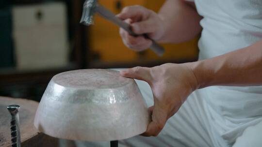 手工艺视频手工匠人锻银银器银盆锻打技艺