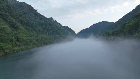 湖南资兴小东江 清晨云雾缭乱 青山绿水