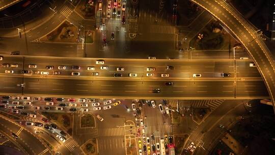 航拍城市夜景道路车流