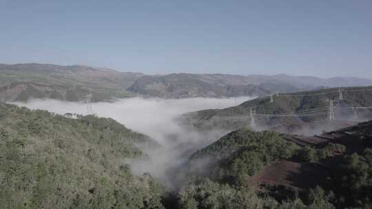 中国西部四川大凉山高原山地村庄云海航拍