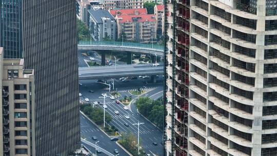 航拍繁忙的城市立交桥道路车流