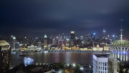 航拍外滩著名建筑上海海关大楼与黄浦江夜景